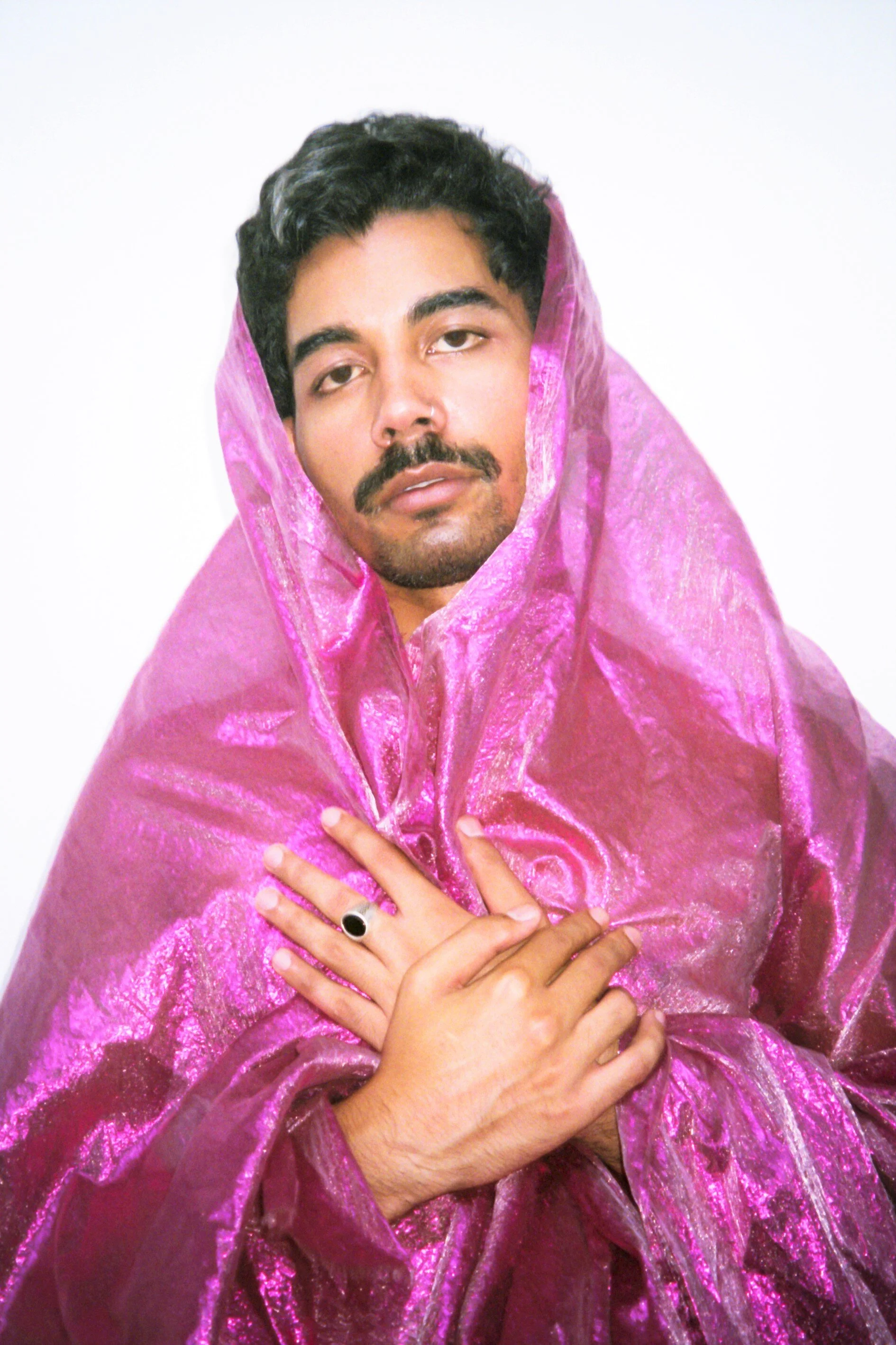 Saadiq Soeker photographed by Ugo Woatzi .